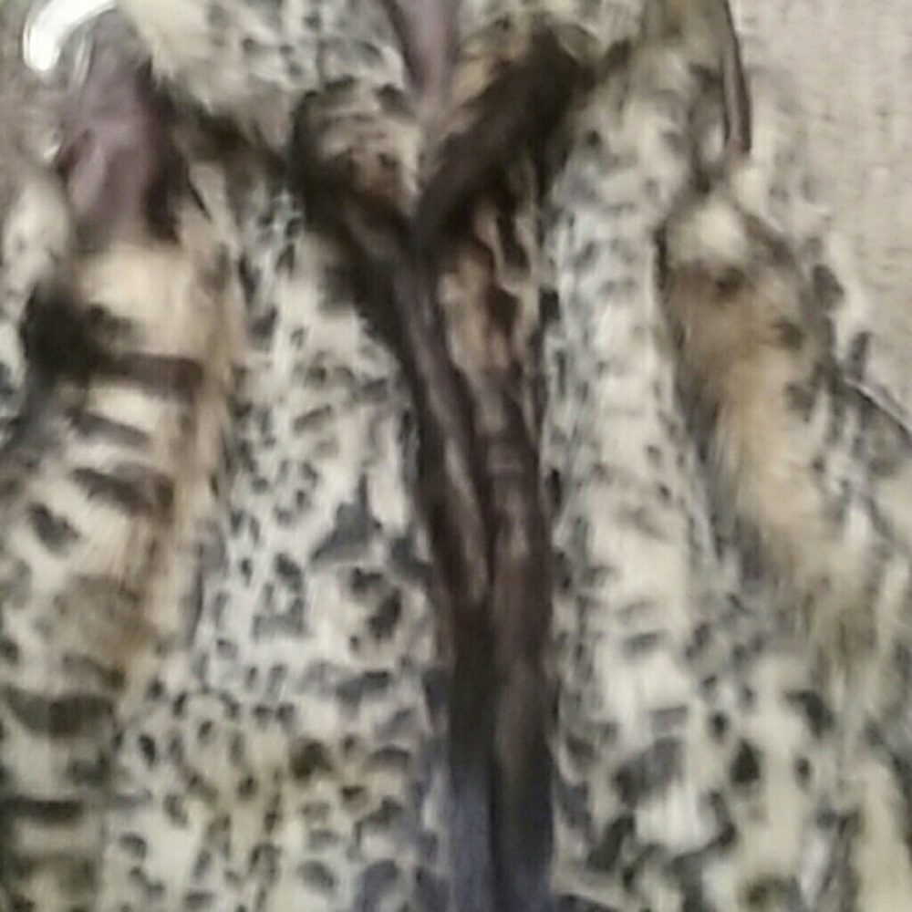 Leapard faux fur vest new never worn
